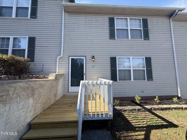 1700 Lone Oak, Unit 17, Johnson City, TN 37604