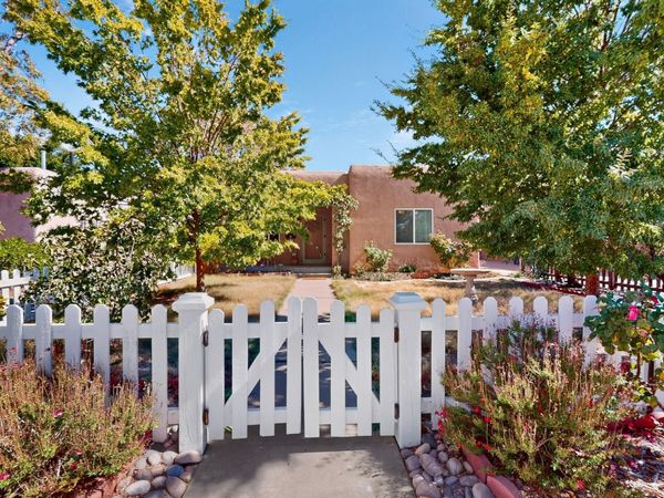 328 Solano Drive NE, Albuquerque, NM 87108