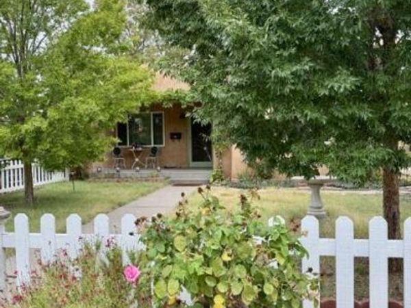 328 Solano Drive NE, Albuquerque, NM 87108