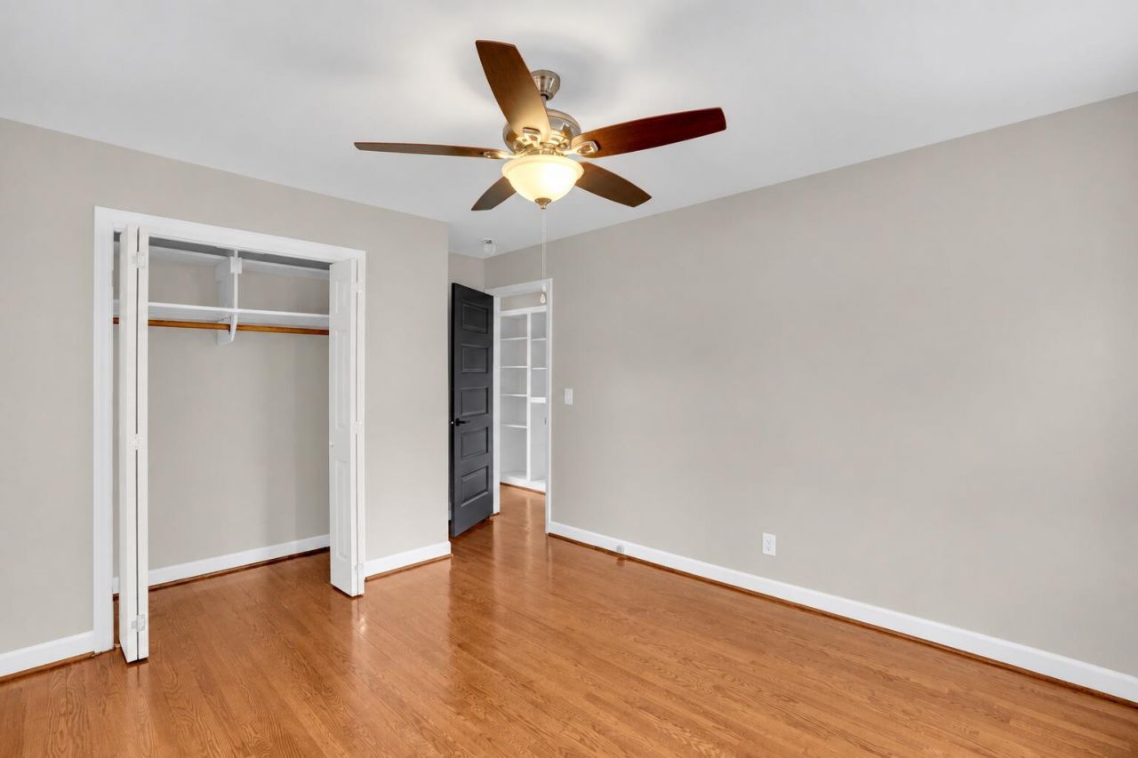 955 Laurie Lane Photo 26