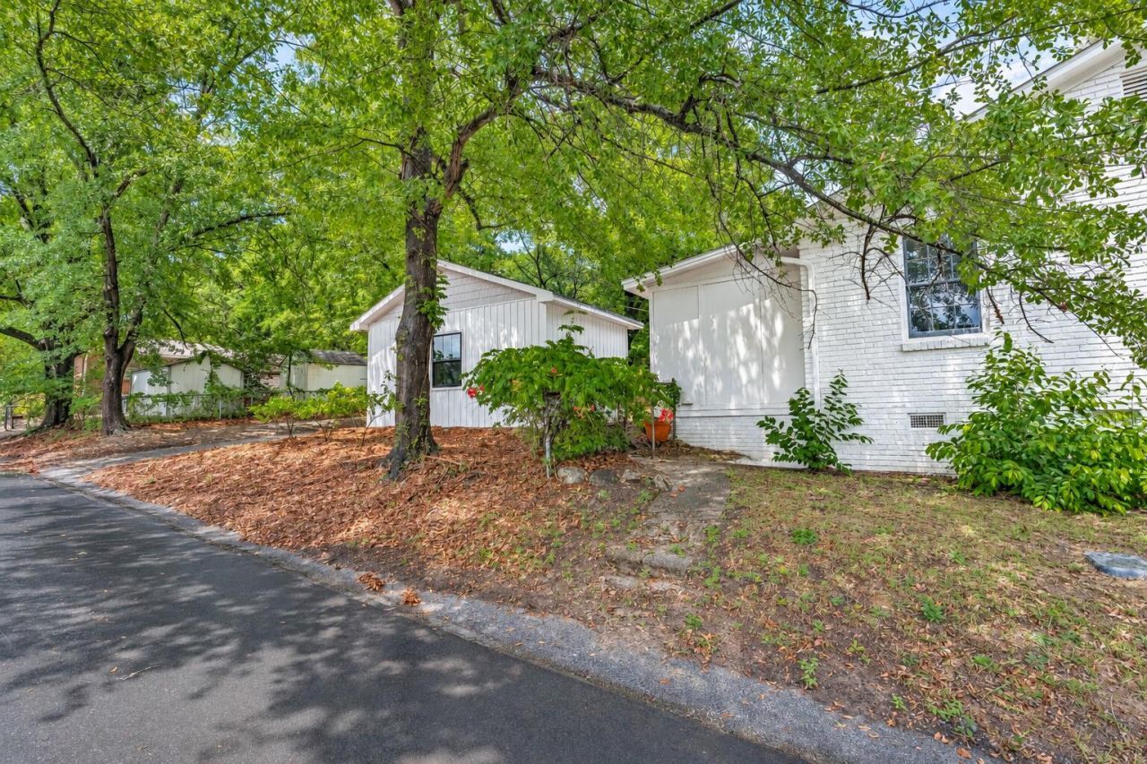 955 Laurie Lane Photo 31