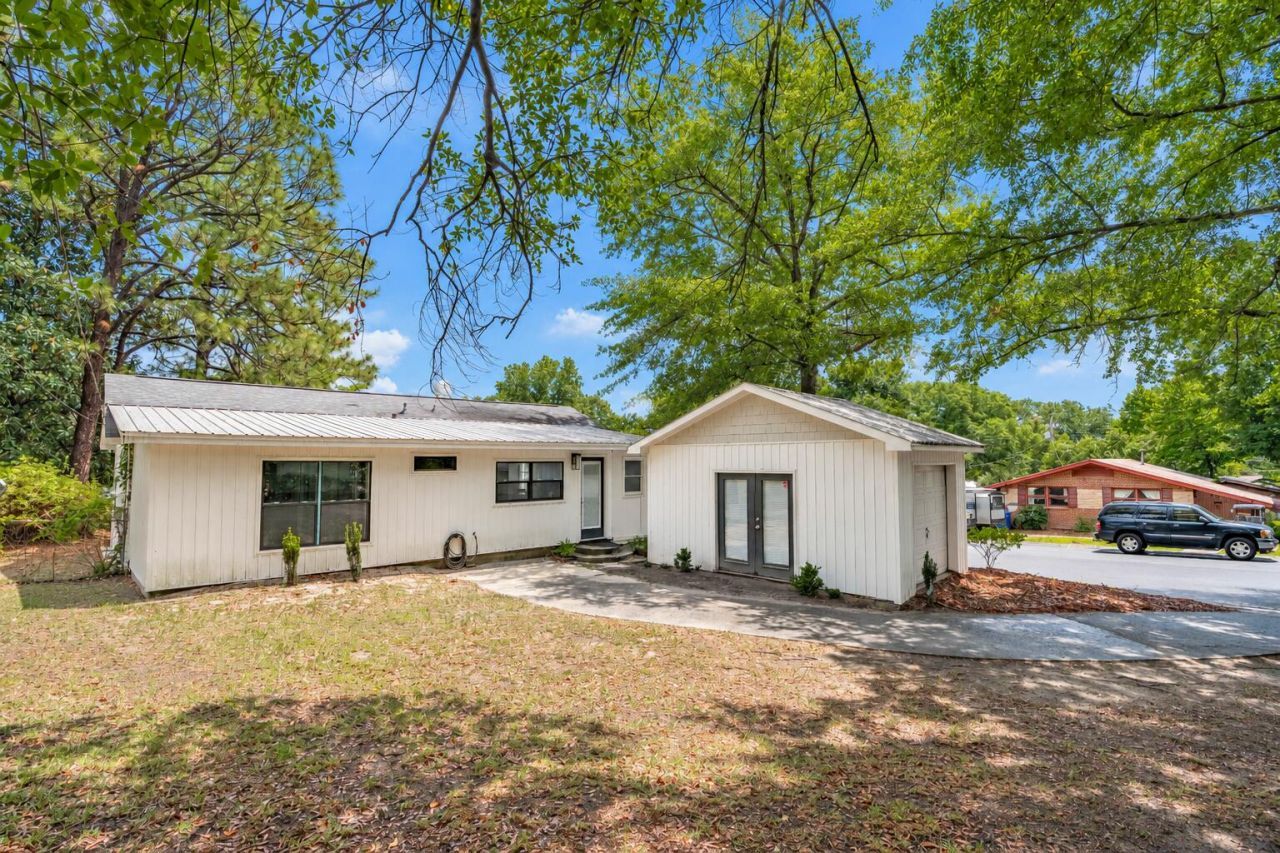955 Laurie Lane Photo 33