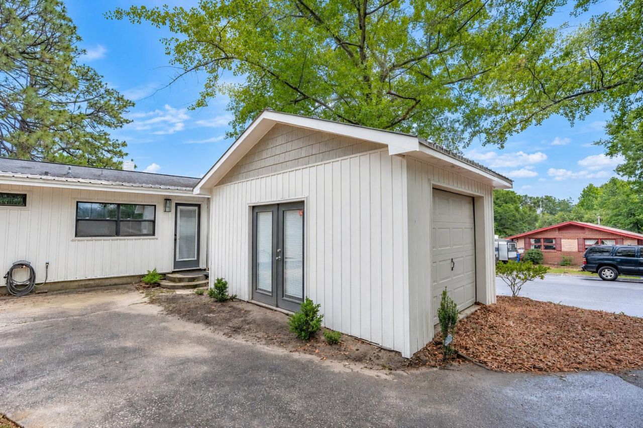 955 Laurie Lane Photo 34