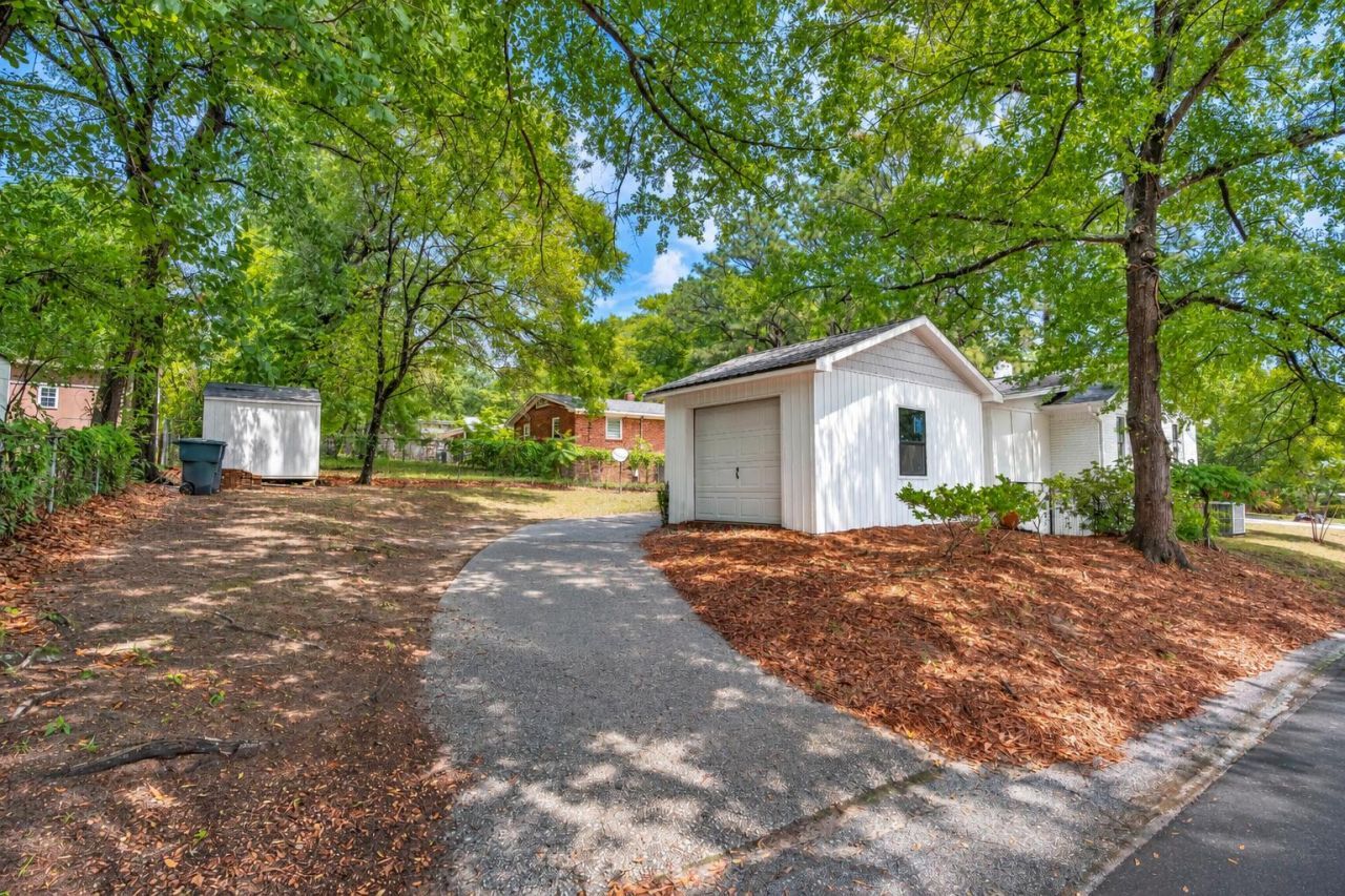 955 Laurie Lane Photo 35