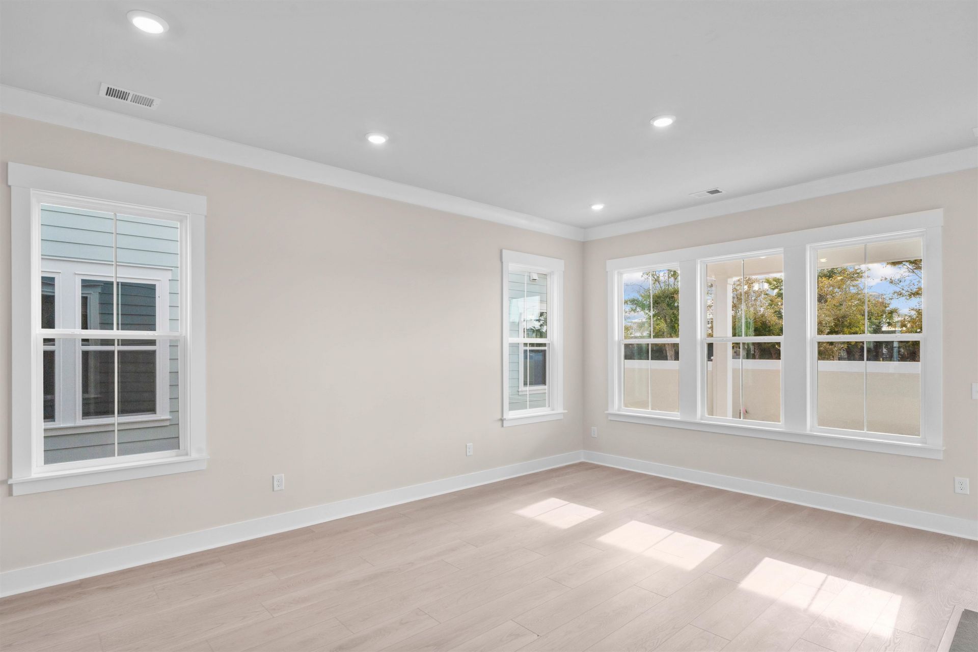 240 Atlantic Breeze St.  Photo 14