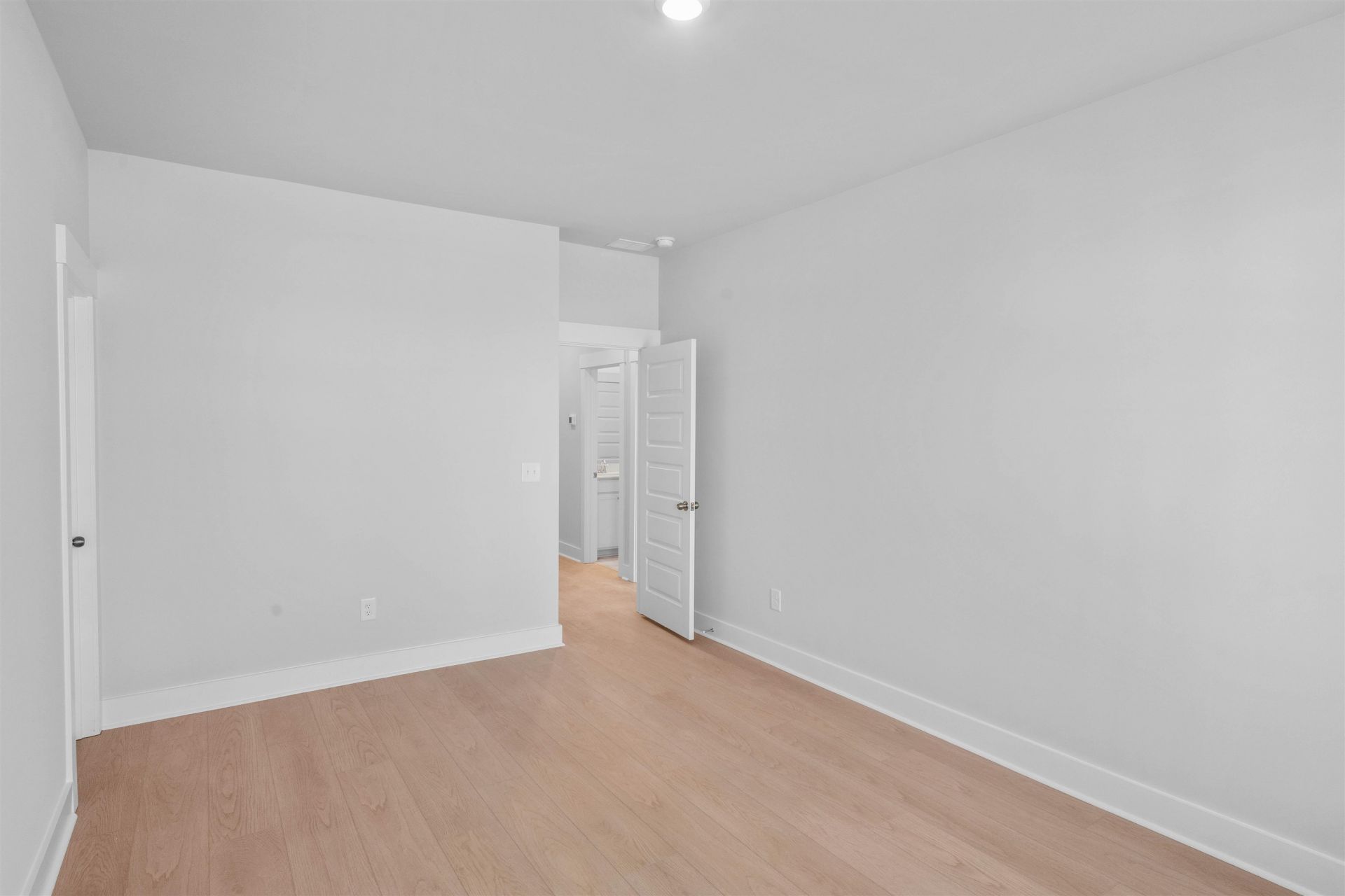 240 Atlantic Breeze St.  Photo 7