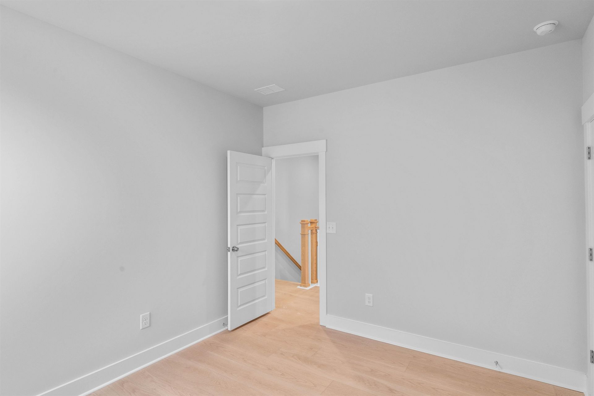 240 Atlantic Breeze St.  Photo 8