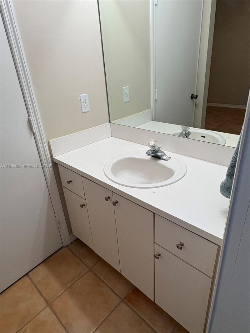 620 SW 107th Ave, Unit 702, Pembroke Pines, FL 33025 Photo
