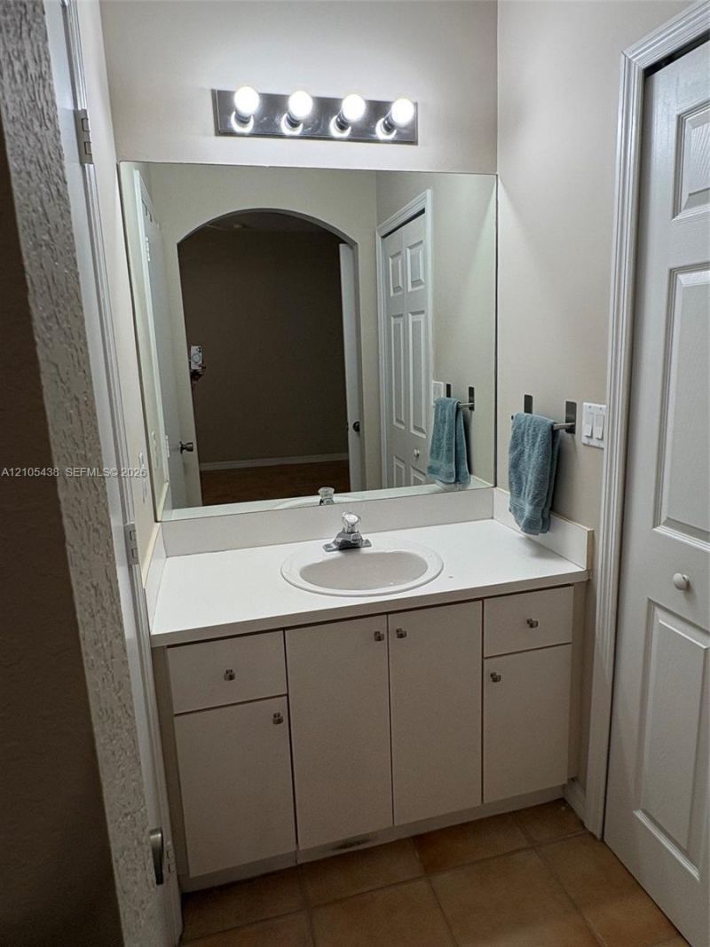 620 SW 107th Ave, Unit 702, Pembroke Pines, FL 33025 Photo