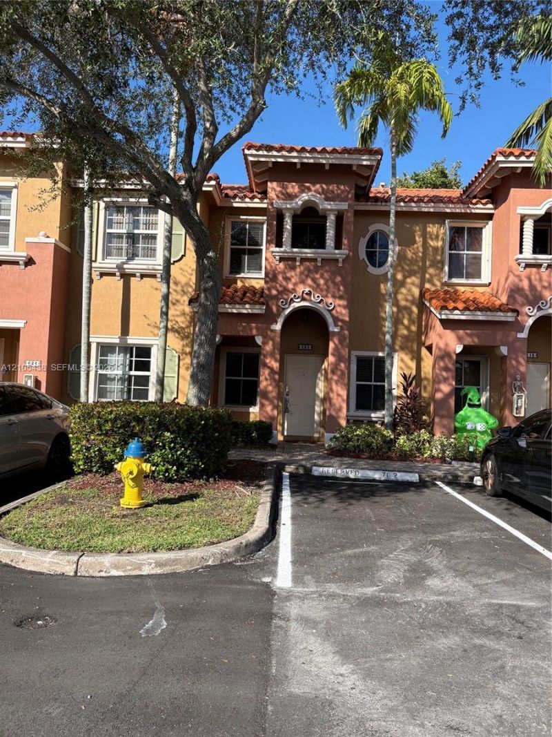 620 SW 107th Ave, Unit 702, Pembroke Pines, FL 33025 Photo