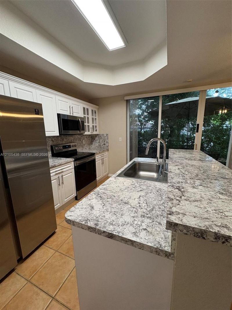 620 SW 107th Ave, Unit 702, Pembroke Pines, FL 33025 Photo