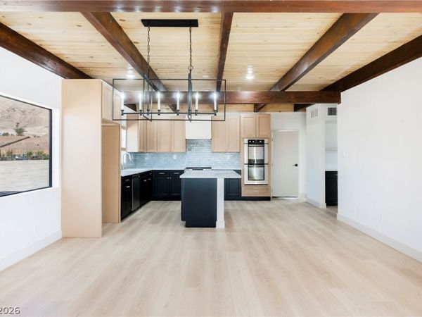 649 Wilshire Boulevard , Las Vegas, NV 89110
