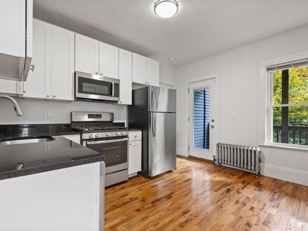 39 Bradley St, Unit 2, Somerville, MA 02145