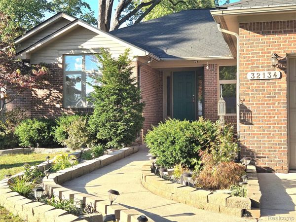 32134 Leona Street , Garden, Mi 48135