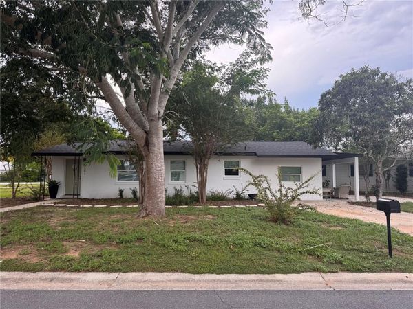 1201 SHERMAN AVENUE , TAVARES, FL 32778