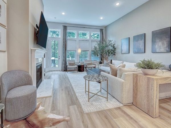 18 Hillandale Dr, Mendham, NJ 07945
