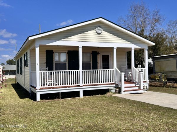 605 Victoria Street, Waveland, MS 39576