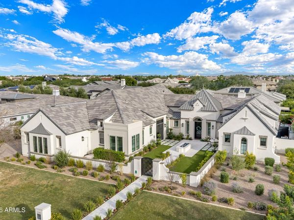 2748 E HUMMINGBIRD Way, Gilbert, AZ 85297