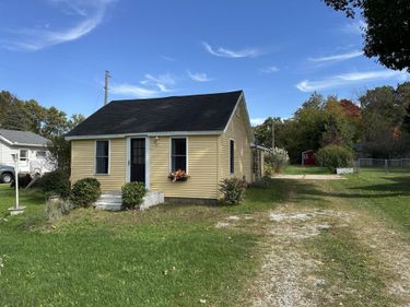 1943 S 3rd Street, Niles, MI 49120