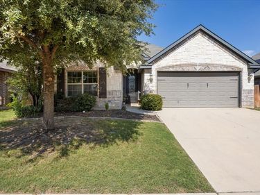 2064 Leonard Ranch Road, Fort Worth, TX 76134