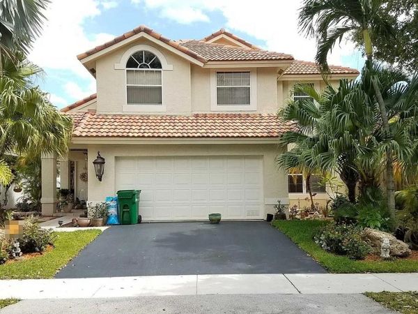 6930 NW 28th Street , Other Florida, FL 33063