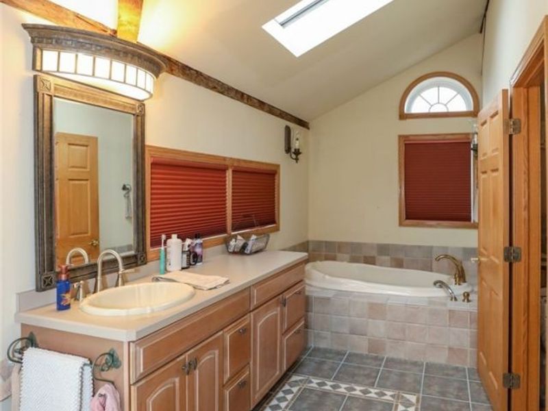5930 Vair Road, Ravenna, OH 44266 Photo 14