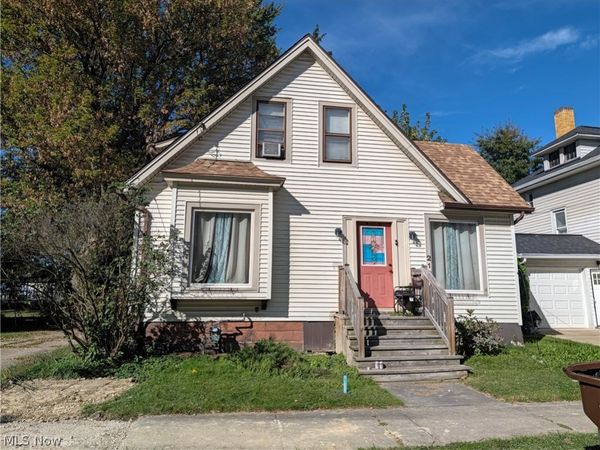 212 King Street , Ravenna, OH 44266