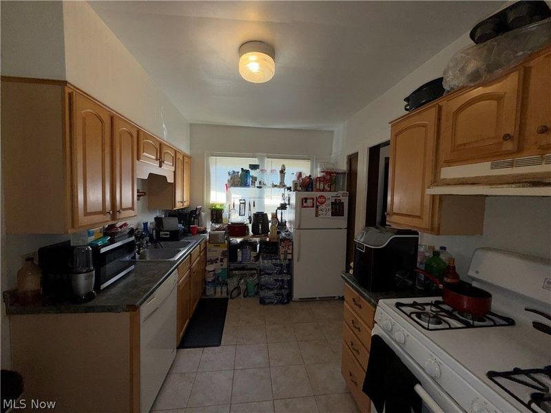 18007 Harland Avenue, Cleveland, OH 44119 Photo 16