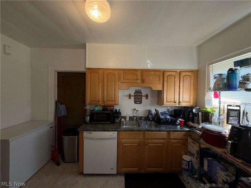 18007 Harland Avenue, Cleveland, OH 44119 Photo 17