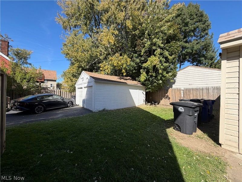 18007 Harland Avenue, Cleveland, OH 44119 Photo 29