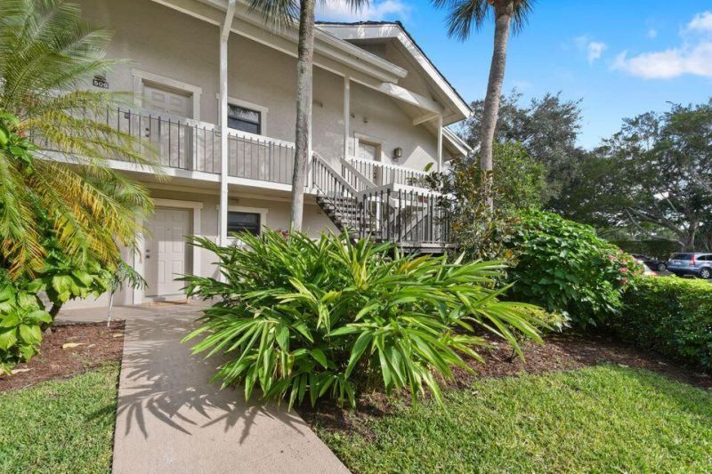 11863 Wimbledon Circle, Unit 507, Wellington, FL 33414 Photo