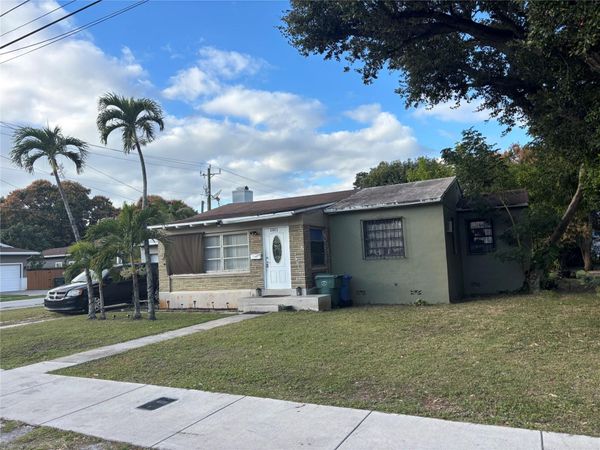 1001 NE 33RD Street, Oakland Park, FL 33334