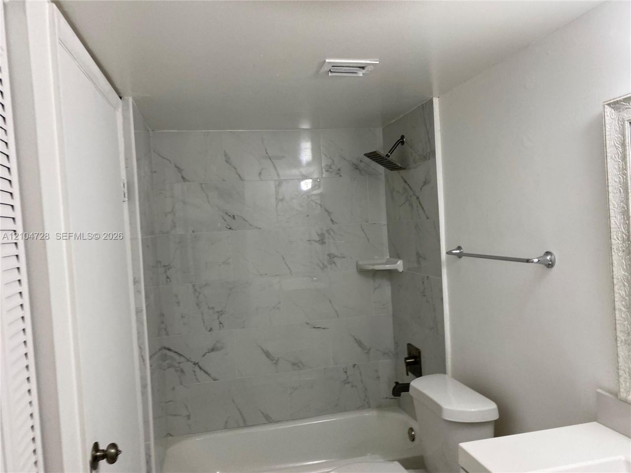 486 NW 165th St Rd , Unit B-307, Miami, FL 33169 Photo