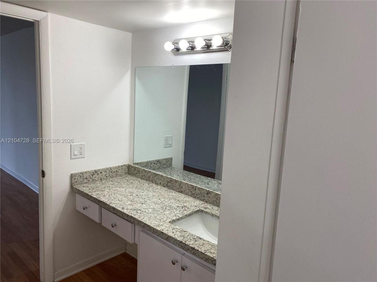 486 NW 165th St Rd , Unit B-307, Miami, FL 33169 Photo