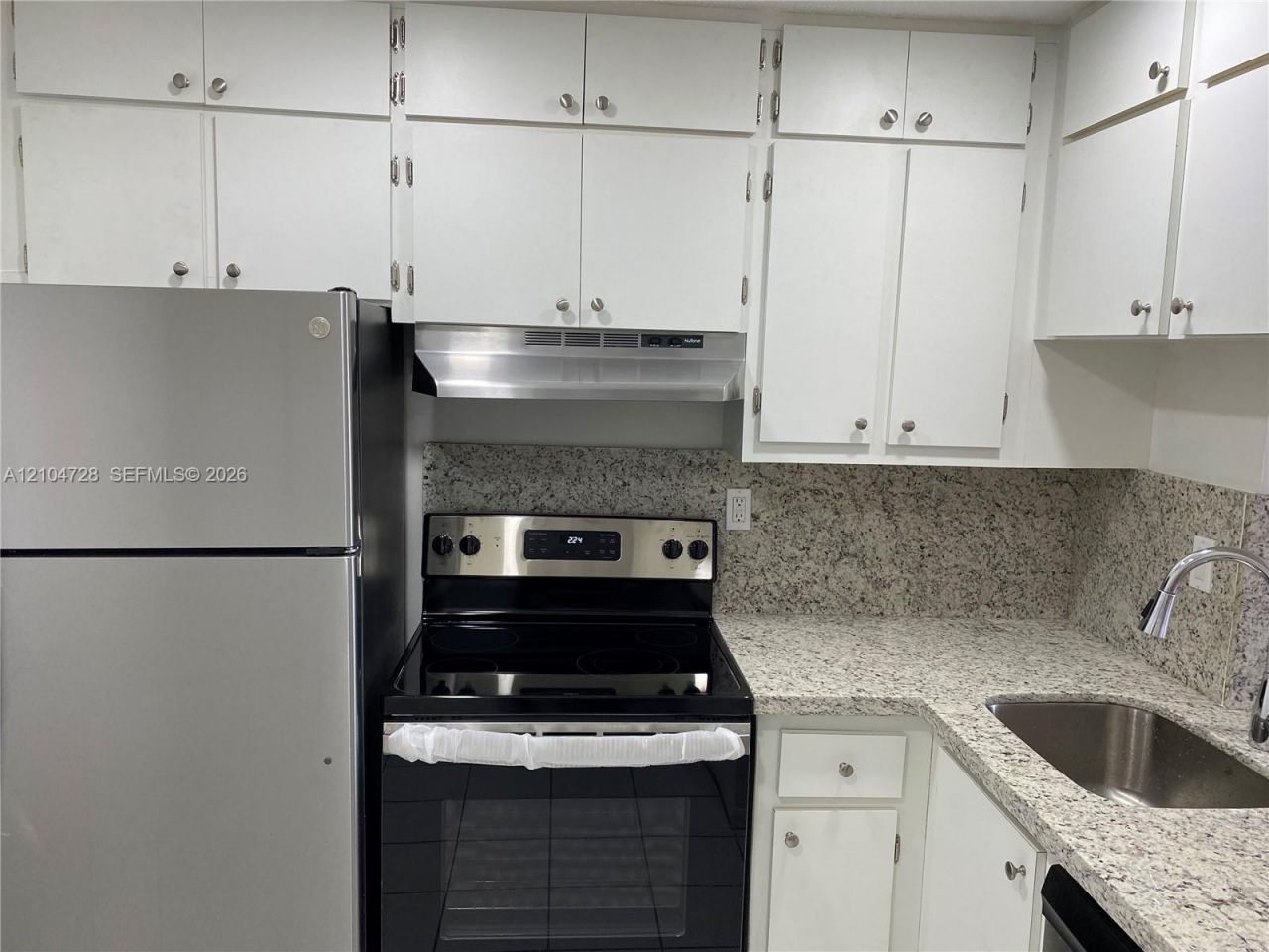 486 NW 165th St Rd , Unit B-307, Miami, FL 33169 Photo