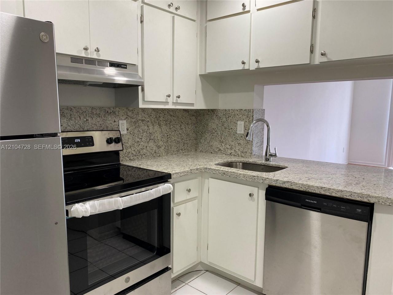 486 NW 165th St Rd , Unit B-307, Miami, FL 33169 Photo
