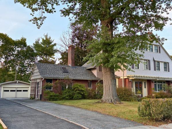 153 Madison Ave, Holyoke, MA 01040