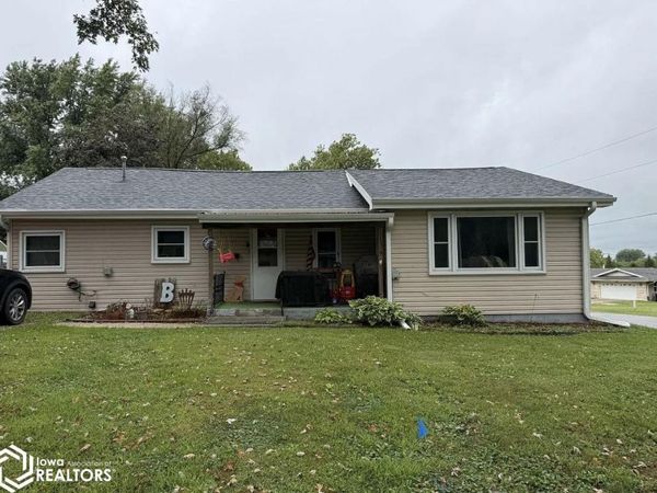 107 N West Street, Mount Ayr, IA 50854