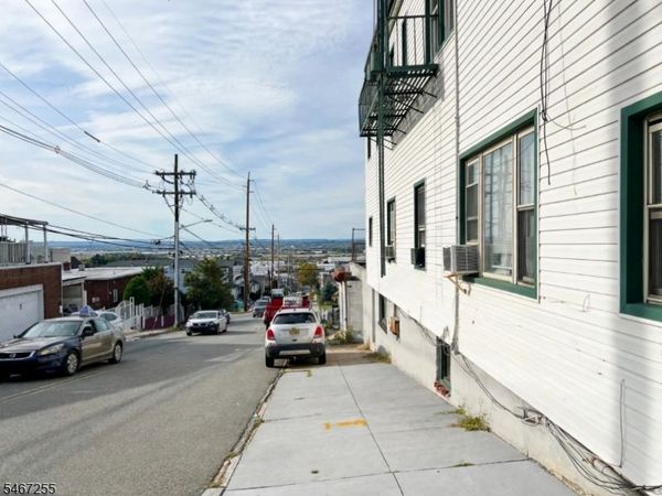 9101 Bergenwood Ave, Unit 2F, North Bergen, NJ 07047