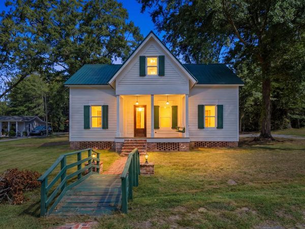 800 E Ivy St., Ellisville, MS 39437