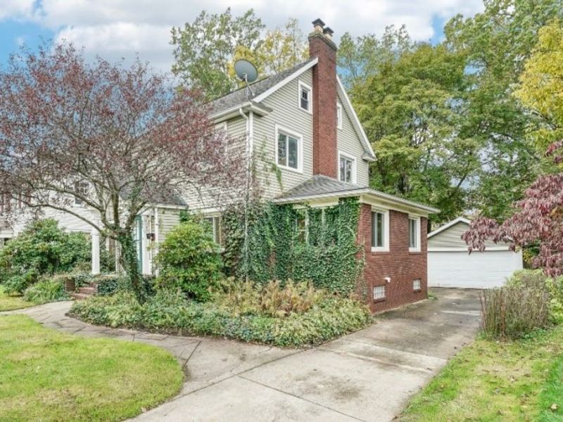 596 Greenwood Avenue, Akron, OH 44320 Photo 2