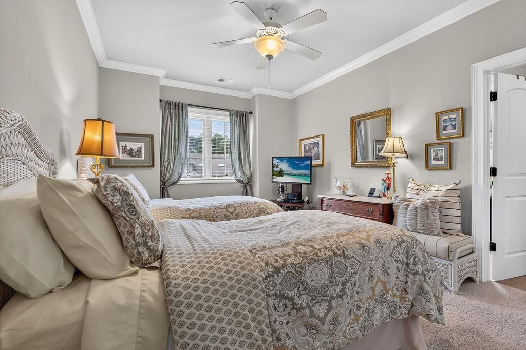 184 Harbor Club Dr. Photo 38