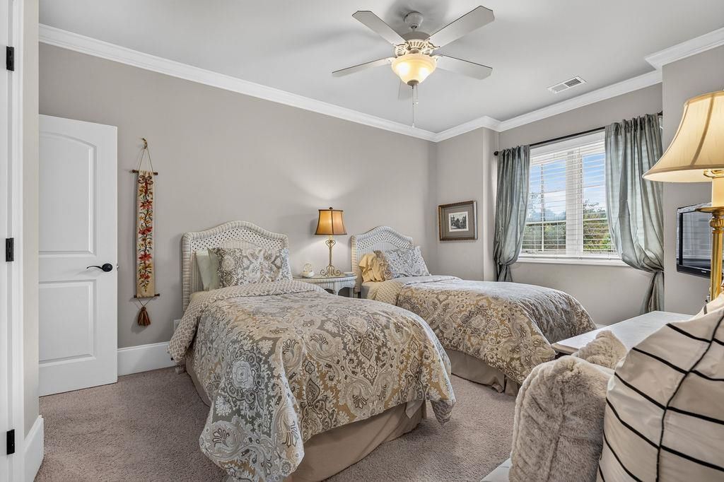 184 Harbor Club Dr. Photo 39