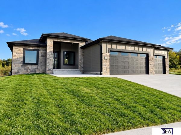 12511 S 87 Avenue, Papillion, NE 68046