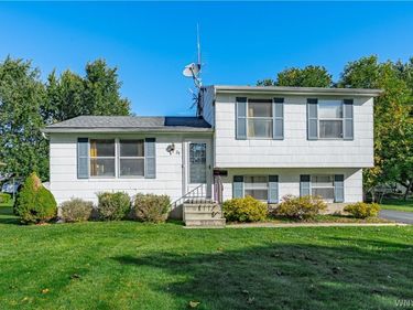 29 Hoover Parkway, Lockport, NY 14094