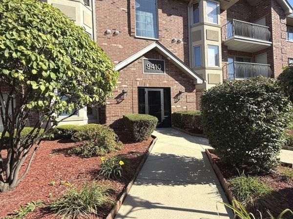 9410 Melvina Avenue , Unit 2SW, Oak Lawn, IL 60453