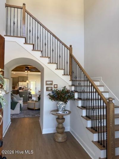 657 Broadsword Way Photo 4