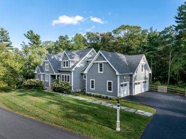 12 Split Rock Ln, Mattapoisett, MA 02739