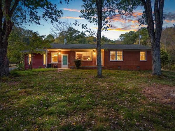 1404 HWY 231 S, Bethpage, TN 37022