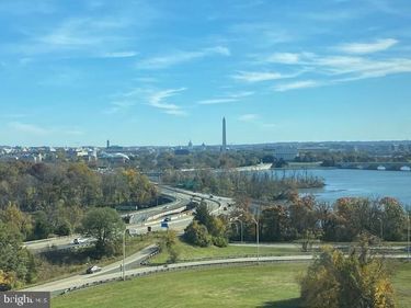 1011 ARLINGTON BOULEVARD , Unit 927, ARLINGTON, VA 22209